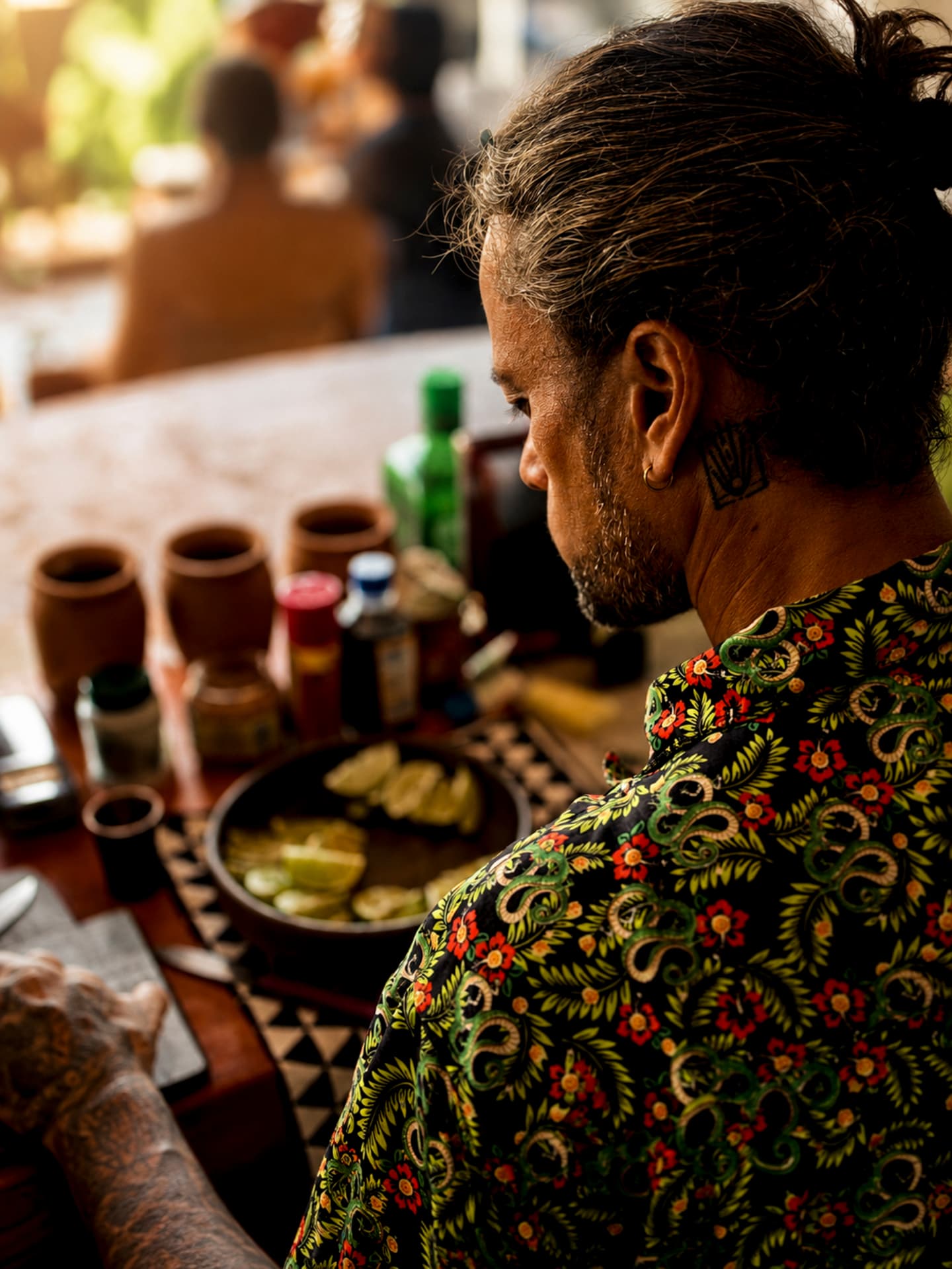 Preparación de bebidas en la barra