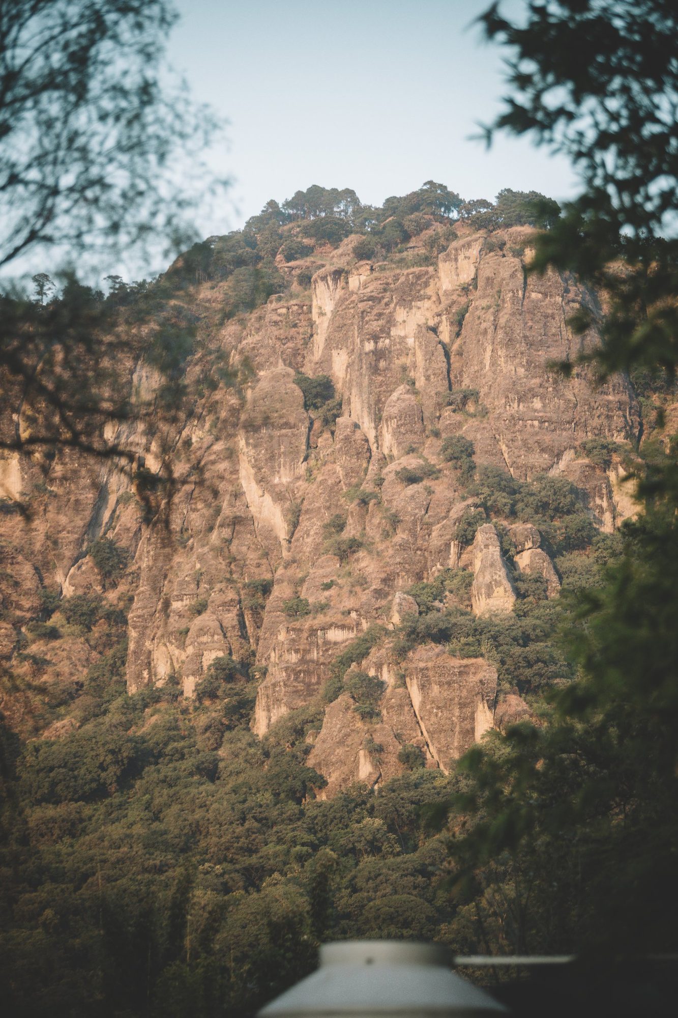 Los riscos del Tepozteco desde el valle